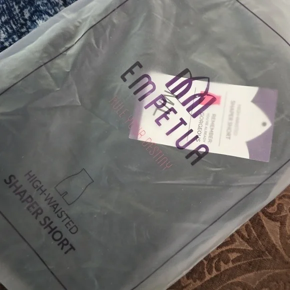 Empetua-High-Waisted Shaper Shorts - Picture 12 of 12